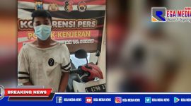 Caption: tersangka inisial (MA) dan barang buktinya saat diamankan di Mapolsek Kenjeran.
