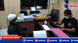Caption: tersangka (AF) saat dimintai keterangan oleh penyidik Satreskrim Polres Sampang.