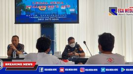 Caption: Plt Kadiskominfo Sampang bersama pihak Bea Cukai Madura saat sosialisasikan stop peredaran rokok ilegal.
