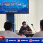 Caption: Plt Kadiskominfo Sampang bersama pihak Bea Cukai Madura saat sosialisasikan stop peredaran rokok ilegal.