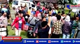 Caption: screen shot video aksi demo tolak vaksin yang berujung ricuh.