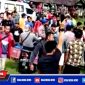Caption: screen shot video aksi demo tolak vaksin yang berujung ricuh.