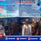 Caption: Kapolsek Semampir (AKP Ari Bayuaji) ajak masyarakat download aplikasi Peduli Lindungi saat gelar vaksinasi door to door.