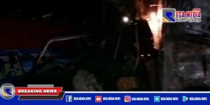 Pick Up Vs Bus Adu Jotos di Jalan Raya Tadden Sampang
