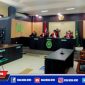 Caption: saat berlangsungnya sidang putusan terdakwa Dul Hari secara virtual (zoom).