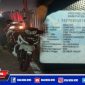 Tampak petugas kepolisian mendatangi lokasi kejadian dan ditemukan sepeda motor dan KTP milik korban.