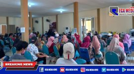 Caption: warga Kecamatan Kamal, Bangkalan, tengah antusias mengikuti vaksinasi.