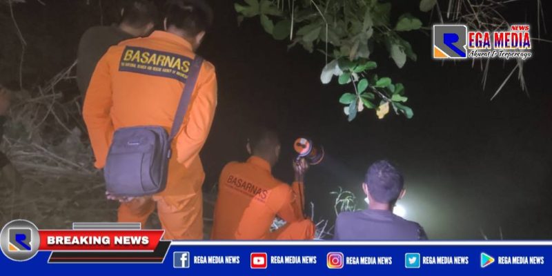 Caption: Tim Basarnas saat melakukan pencarian korban yang hilang di sungai Bolango, Gorontalo.