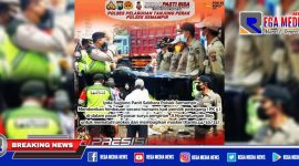 Caption: Polsek Semampir sosialisasi protokol kesehatan kepada masyarakat.