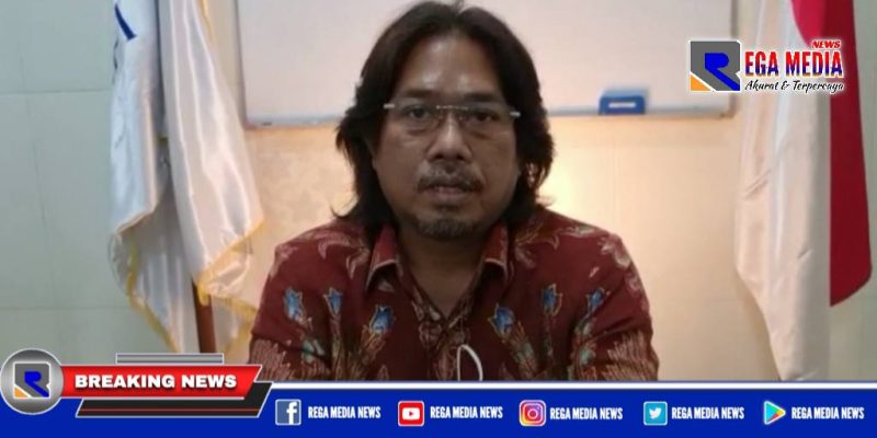 Caption: Sekretaris Komisi A DPRD Kota Surabaya (H. Budi Leksono).