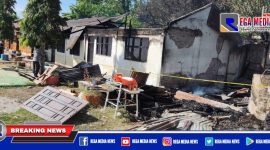 Caption: tampak gedung SMPN 1 Labuhanhaji Tengah ludes terbakar.