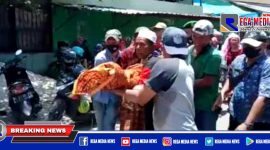 Caption: screen shoot video viral pengunjung Pasar Srimangunan yang meninggal dunia.