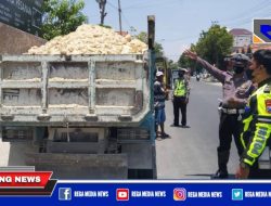 Berkeliaran di Sampang Kota, Truk Pengangkut Sirtu Ditilang