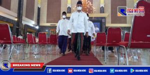 Momen HSN, Bupati Bangkalan Hingga Pelajar Pakai Sarung dan Peci