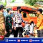 Caption: Forkopimda Sampang saat mengecek kesiapan personel dan peralatan bencana.