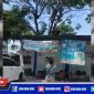 Caption: screenshot video pria dalam keadaan tergantung di pohon.