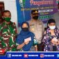 Caption: warga Sampang terdampak pandemi Covid-19 saat menerima BLT Dana Desa.