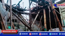 Caption: tampak rumah warga Polagan Sampang   hancur dan rusak akibat angin puting beliung.