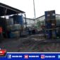 Caption: gudang pengelolaan minyak jelantah di Osowilangon, Surabaya.