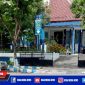 Caption: Kantor Dinas Kesehatan dan Keluarga Berencana (Dinkes KB) Kabupaten Sampang.