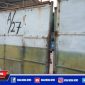 Caption: pagar gudang tempat pengelolahan minyak jelantah diduga bodong tampak tertutup.