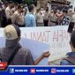 Caption: puluhan pemuda saat melakukan unjuk rasa didepan kantor BPN Bangkalan.