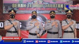 Caption: Kapolres didampingi Waka Polres Sampang, bersama Kasat Reskrim baru dan lama usai sertijab.