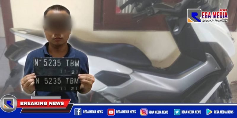 Caption: tersangka inisial IM dan barang buktinya diamankan di Mapolsek Tegalsari.