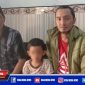 Caption: suami oknum bidan inisial RNS bersama anaknya, saat mengadu ke Ketua JCW Sampang.