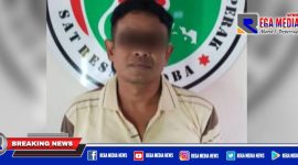 Caption: tersangka inisial AS dan barang buktinya diamankan di Mapolres Pelabuhan Tanjung Perak Surabaya.