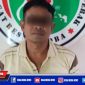 Caption: tersangka inisial AS dan barang buktinya diamankan di Mapolres Pelabuhan Tanjung Perak Surabaya.