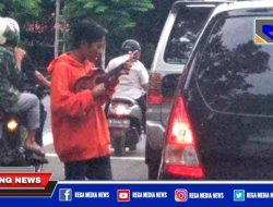 Pengamen dan Badut Berkeliaran di Sampang