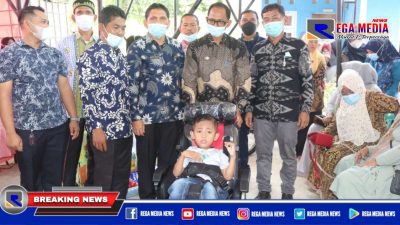 Bupati Aceh Selatan Serahkan Bantuan UEP dan Alat Bantu Disabilitas