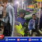 Caption: petugas gabungan TNI-Polri temukan warga tidak mematuhi protokol kesehatan.