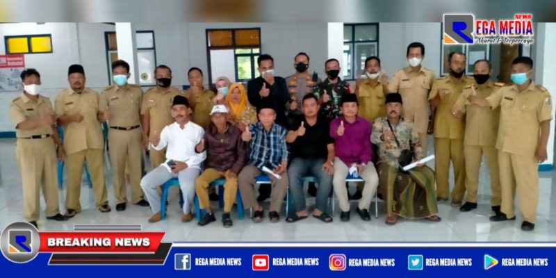 Caption: sejumlah Kepala Desa di Kecamatan Robatal, beserta para PJ Kadesnya.