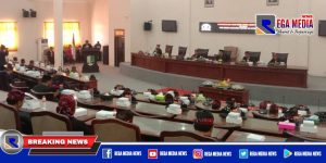 Paripurna Hari Jadi Sampang Ke 398, DPRD Berpakaian Adat Madura