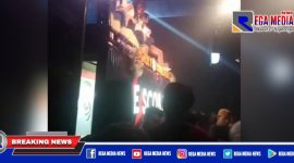 Caption: tampak keramaian dan pengunjung Cafe Escobar tidak mematuhi protokol kesehatan.