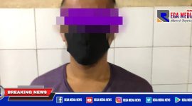 Caption: tersangka inisial IJ saat diamankan Jatanras Reskrim Polres Pelabuhan Tanjung Perak.