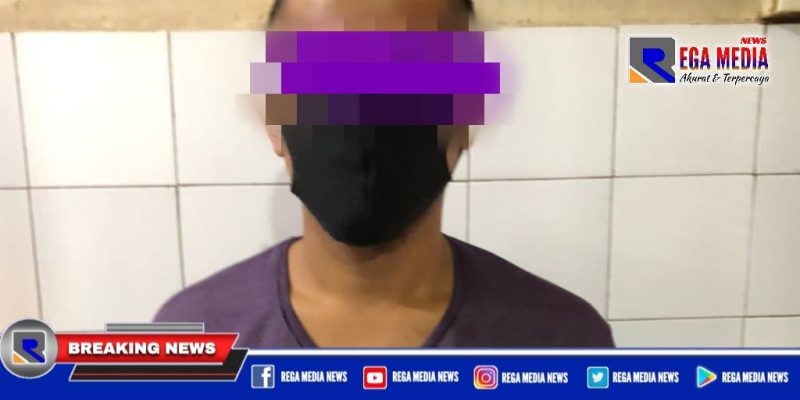 Caption: tersangka inisial IJ saat diamankan Jatanras Reskrim Polres Pelabuhan Tanjung Perak.