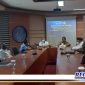 Caption: Rektor UTM (Muh Syarif) saat menerima kunjungan kerja Pansus DPRD Provinsi NTB dilantai 5 Gedung Rektorat UTM.