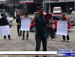 Aliansi Mahasiswa Anti Korupsi Geruduk Kantor DPUPR Bulukumba