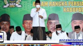 Caption: Ketua DPRD Bangkalan saat menyampaikan sambutan dalam acara sholawat dan dzikir.