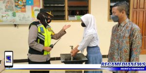 Pantau PTM, Kapolsek Benowo Imbau Pelajar Patuhi Prokes