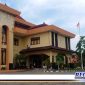 Caption: Kantor DPRD Kabupaten Sampang.