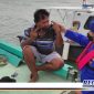 Caption: nelayan di pelabuhan Pulau Mandangin saat diberikan imbauan dan edukasi tentang protokol kesehatan.