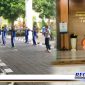 Caption: Saqinatul Khiyaroh (Keke) saat menginstrukturi senam di kantor Bappeda Provinsi Jawa Timur.