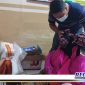 Caption: tersangka FR dan barang bukti hasil pencuriannya diamankan di Mapolsek Sampang.