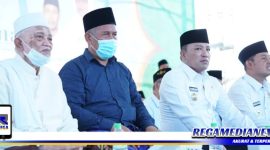 Caption: Bupati - Wakil Bupati Sampang (kanan) didampingi Ketua PWNU Jawa Timur (kiri).