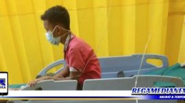 Caption: salah satu siswa SDN Pangeranan 5 Bangkalan yang keracunan.