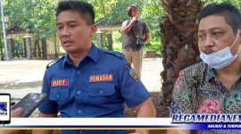 Caption: Kepala Satpol PP Bangkalan (Rudiyanto) bersama Kepala Bapenda Bangkalan (Ismet Efendi).